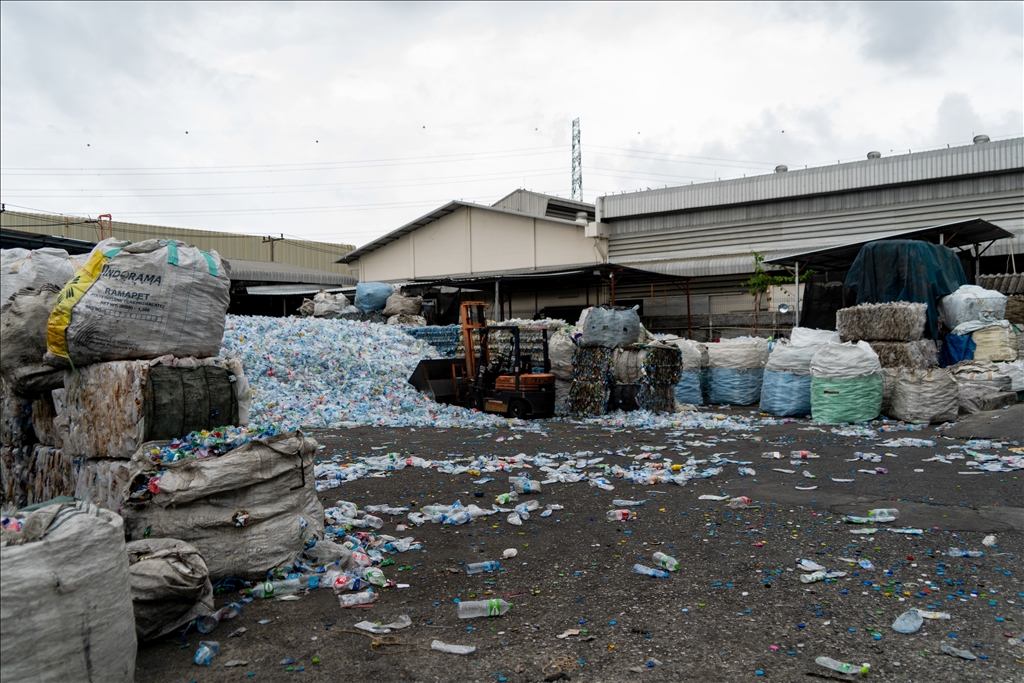 Plastic waste crisis in Thailand