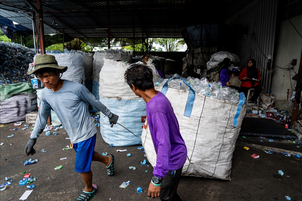 Plastic waste crisis in Thailand