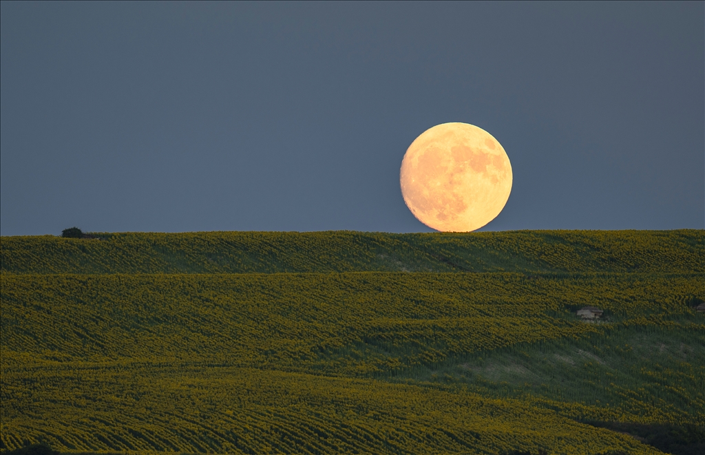 Super Moon in Istanbul 