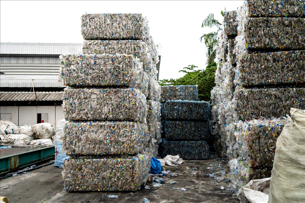 Plastic waste crisis in Thailand