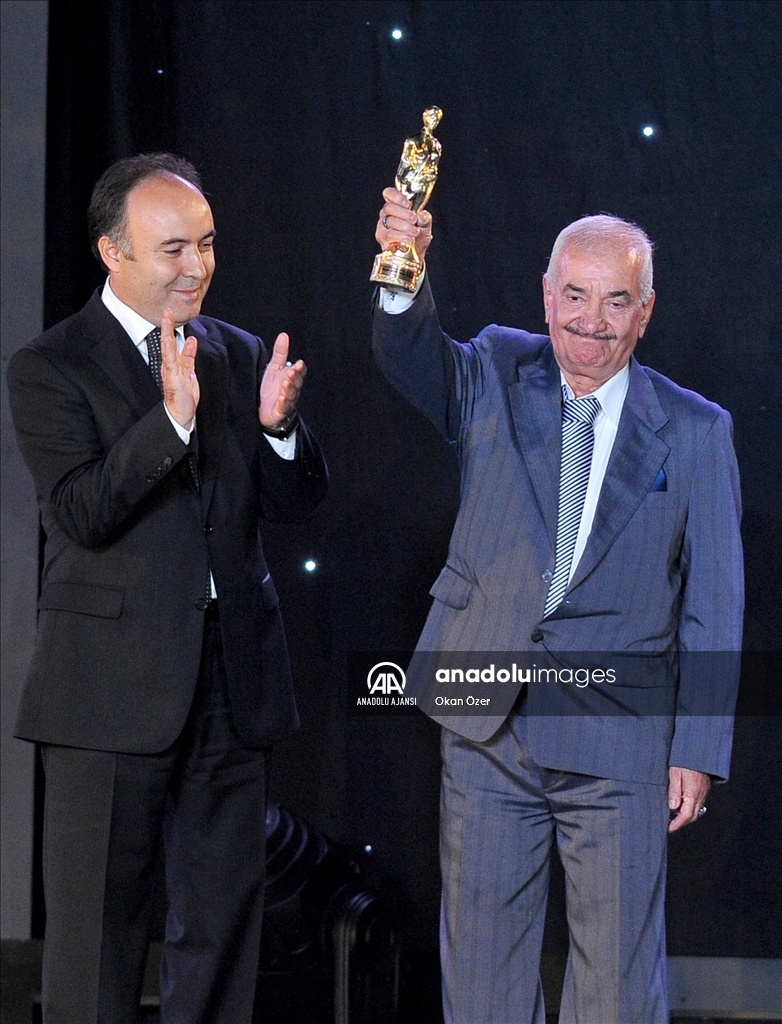 47. Uluslararası Antalya Film Festivali Onur Ödülü Safa Önal'a verildi.