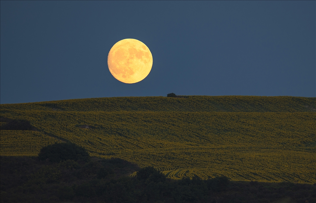 Super Moon in Istanbul 