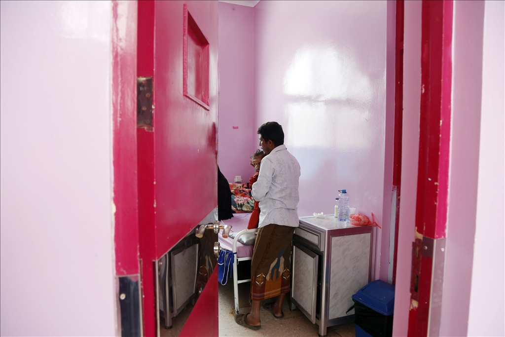 Yemeni children suffering from malnutrition are treated at Sabeen Hospital  