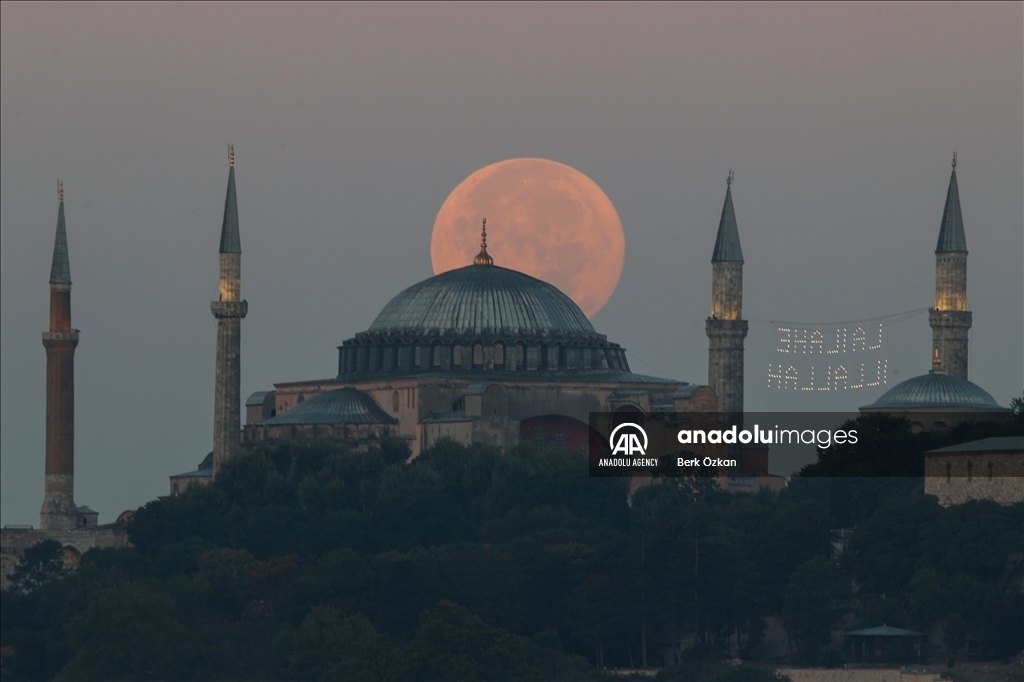 İstanbul'da dolunay