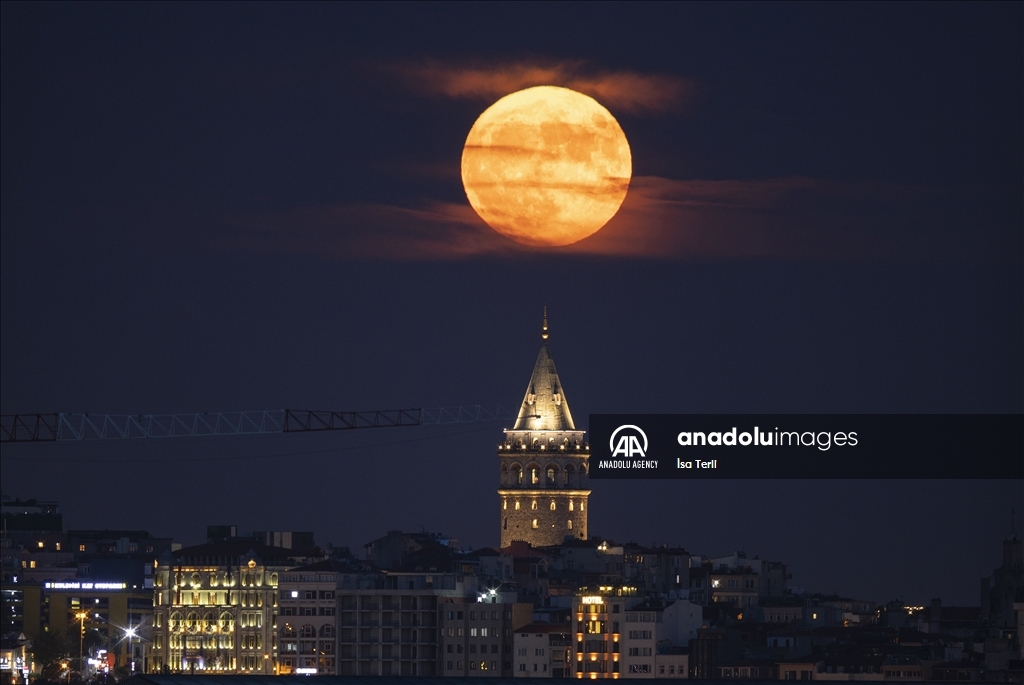 Super moon in Istanbul