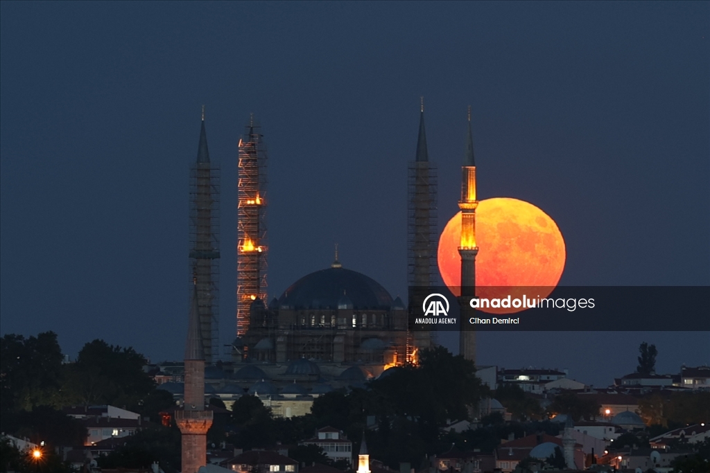 Super Moon in Turkiye's Edirne