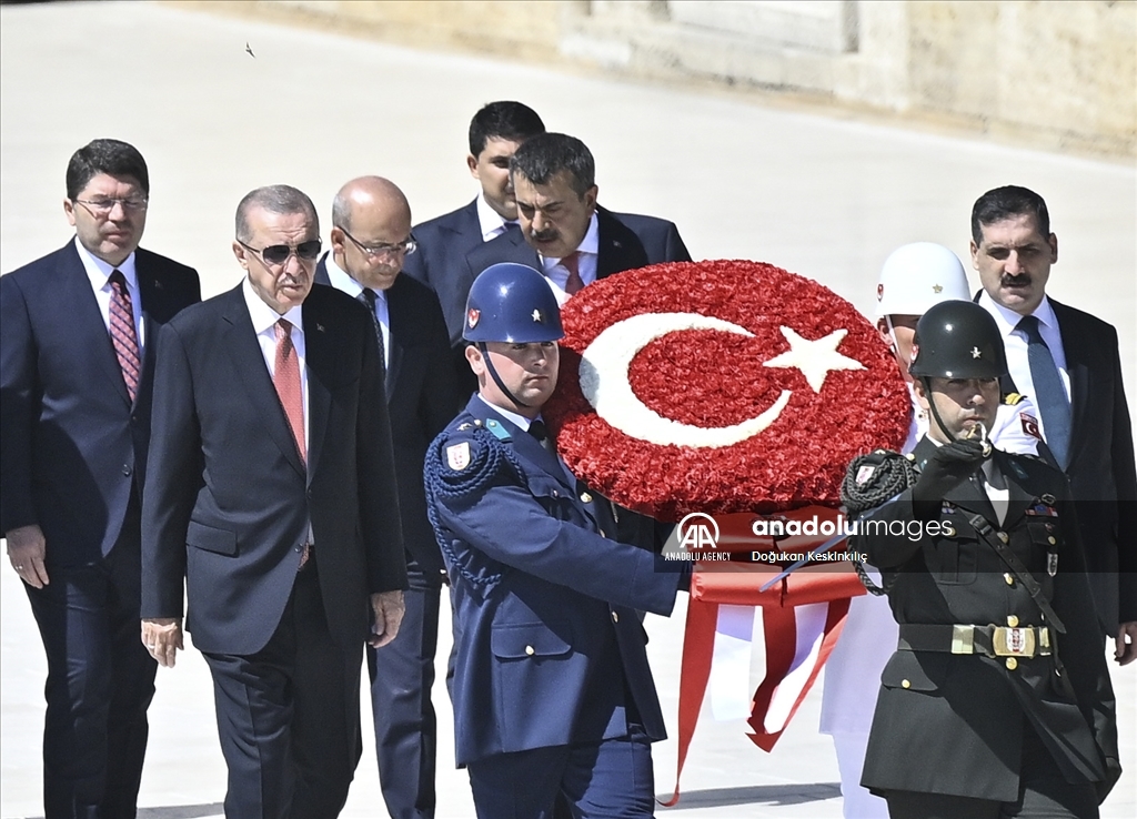 برئاسة أردوغان.. أعضاء "الشورى العسكري" يزورن ضريح أتاتورك