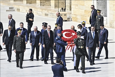 برئاسة أردوغان.. أعضاء "الشورى العسكري" يزورن ضريح أتاتورك