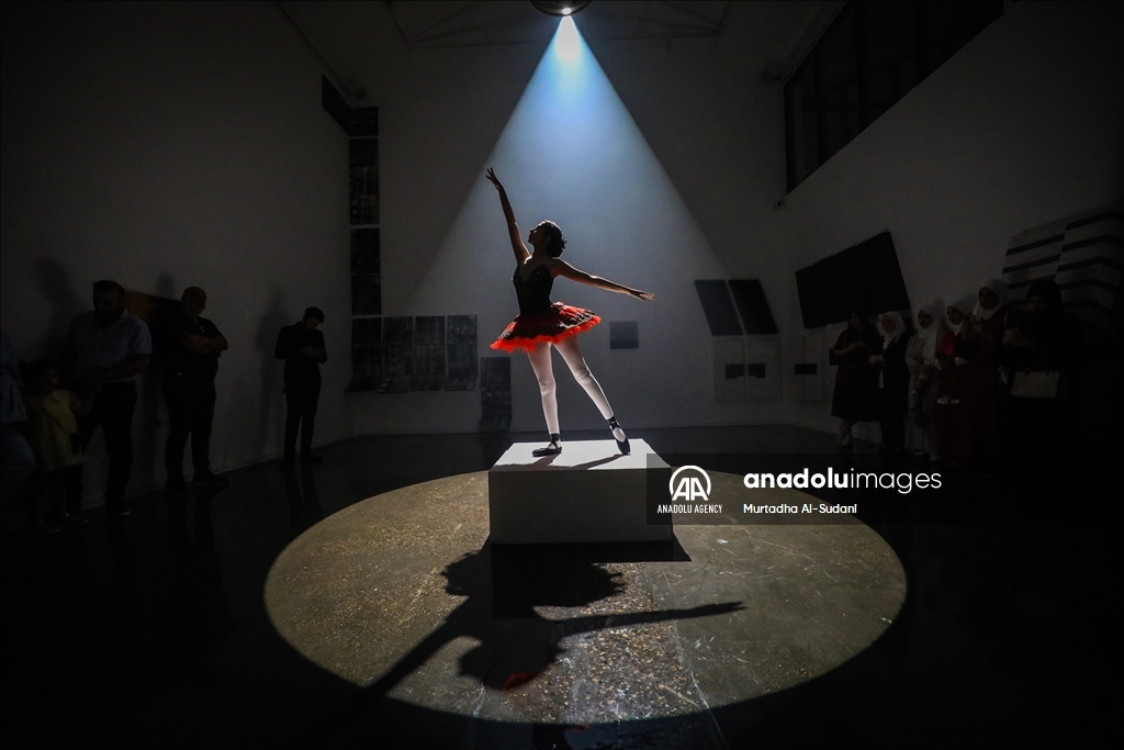 Ballet performance in Iraq