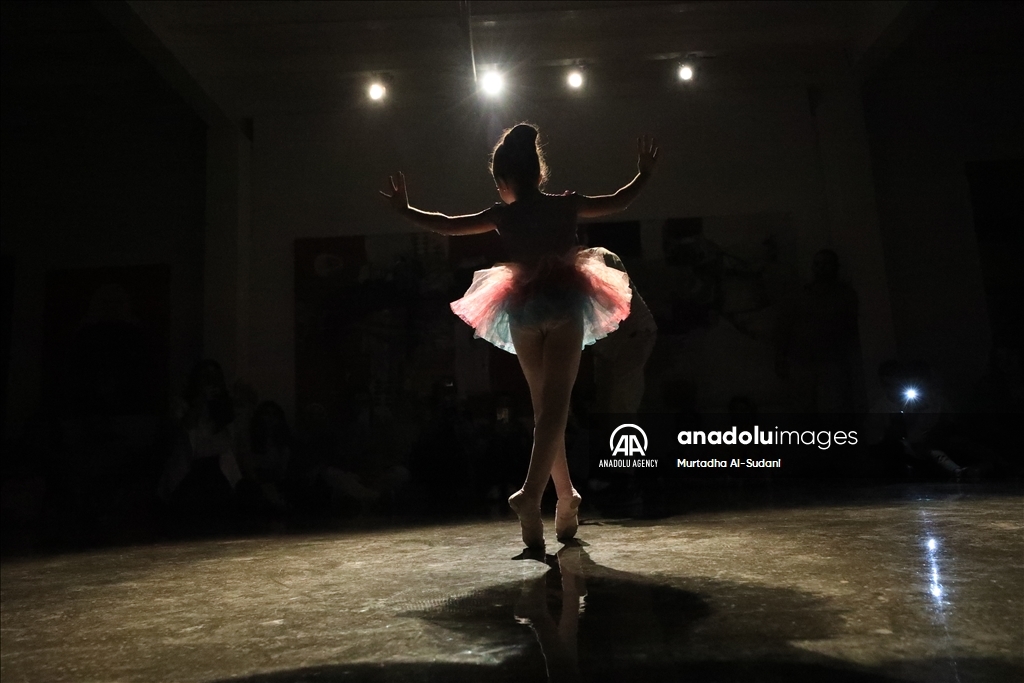 Ballet performance in Iraq