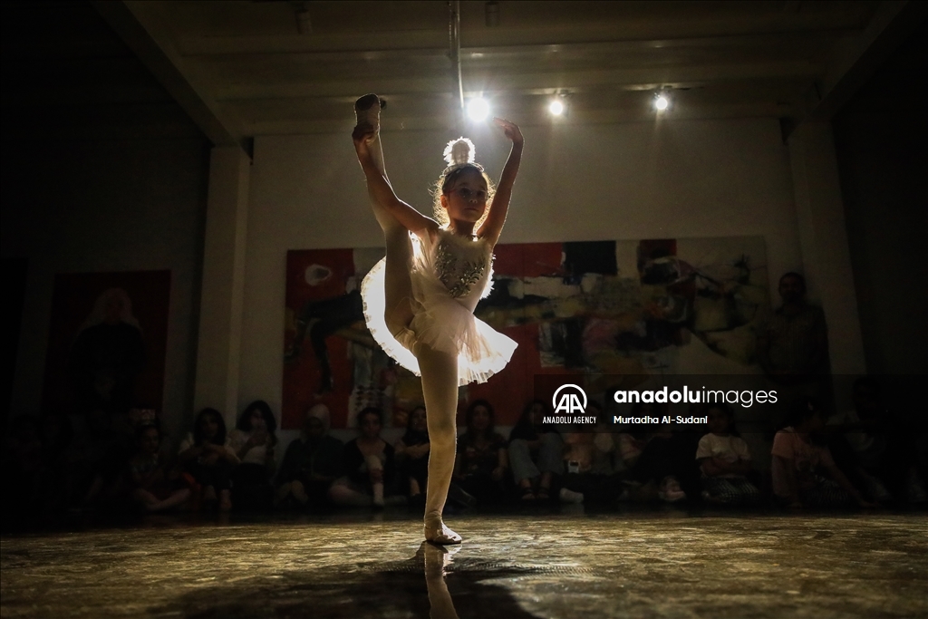 Ballet performance in Iraq