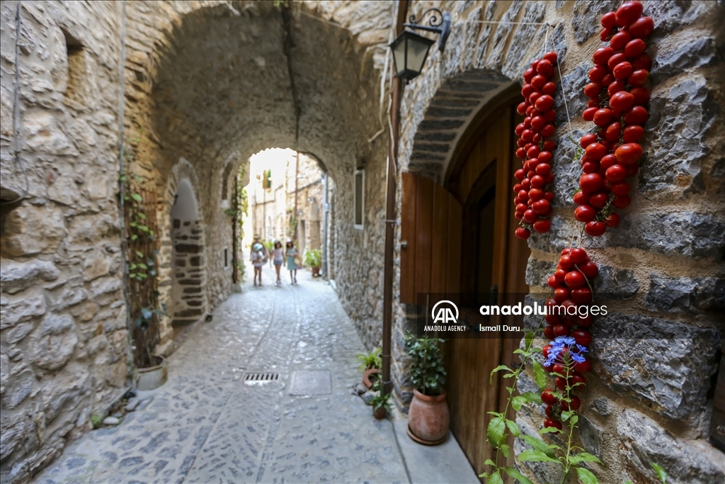 Daily life in Chios