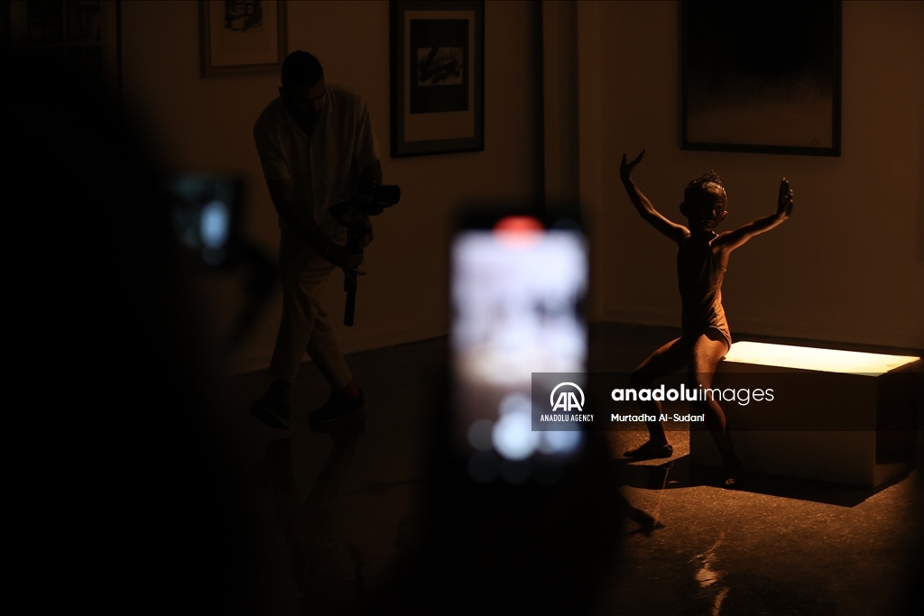 Ballet performance in Iraq