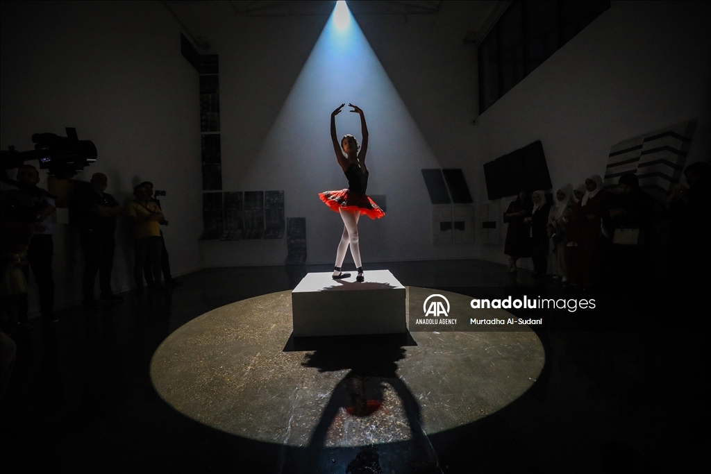 Ballet performance in Iraq