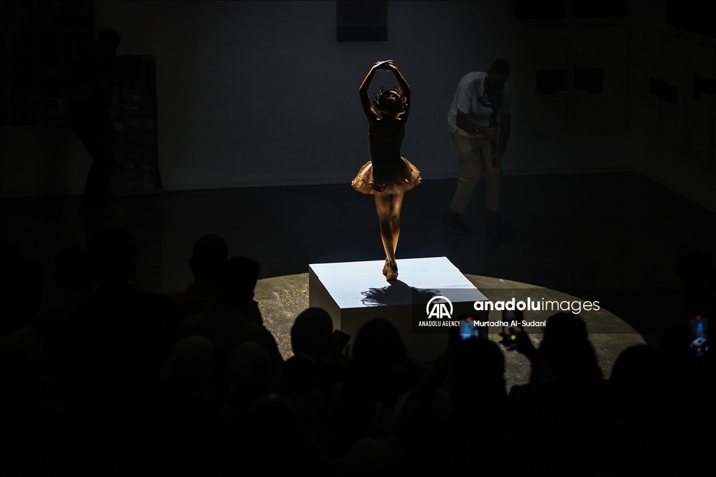 Ballet performance in Iraq