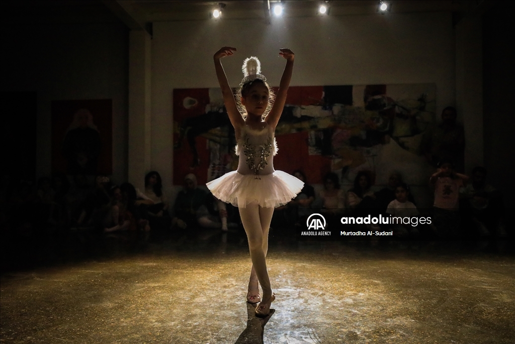 Ballet performance in Iraq