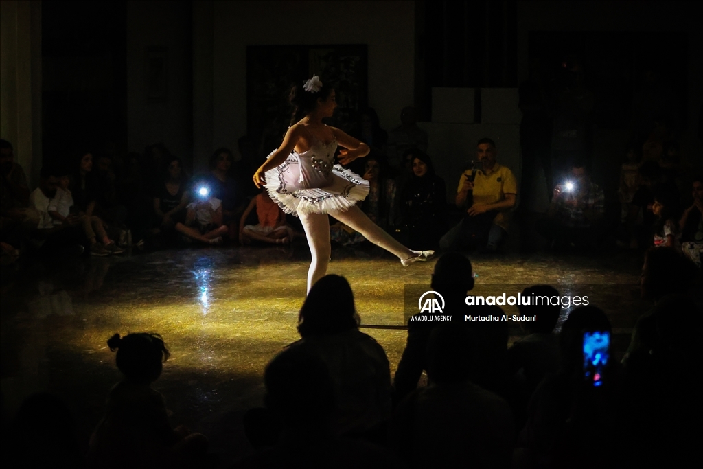Ballet performance in Iraq