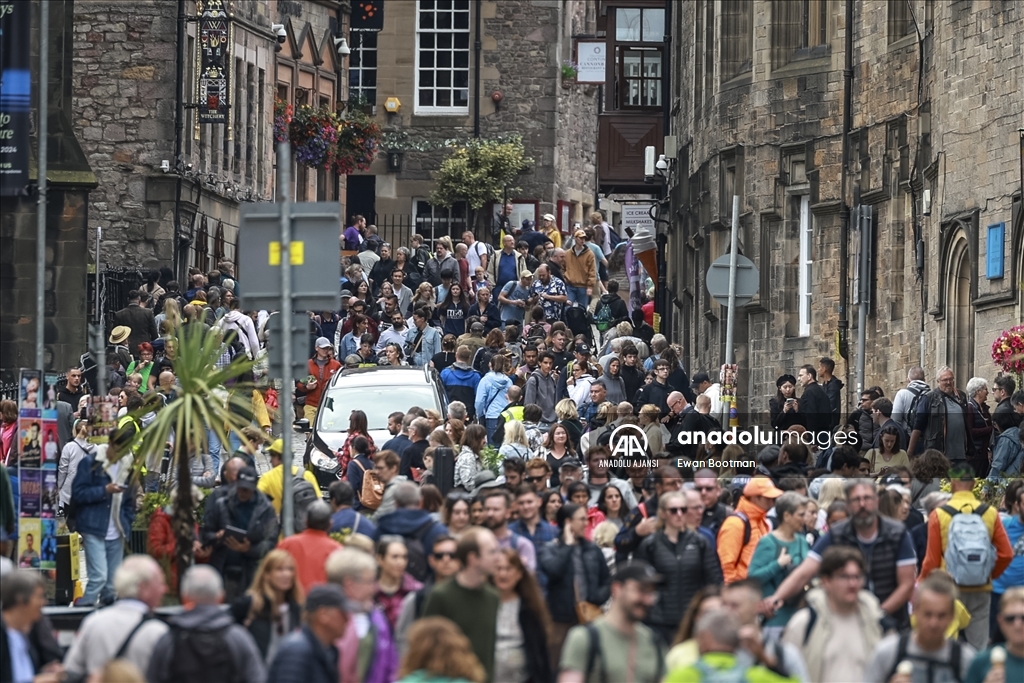 Dünyanın en büyük sahne sanatları festivali Fringe Festival Edinburgh'da düzenlendi