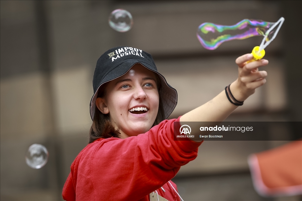Dünyanın en büyük sahne sanatları festivali Fringe Festival Edinburgh'da düzenlendi