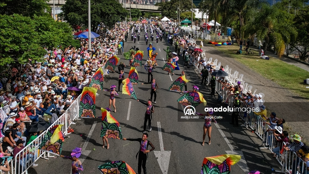 Kolombiya'daki Medellin Çiçek Festivali