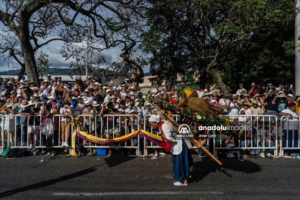 Kolombiya'daki Medellin Çiçek Festivali