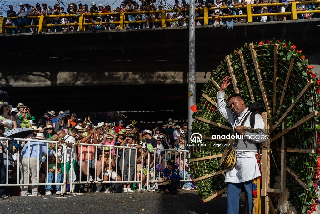 Kolombiya'daki Medellin Çiçek Festivali