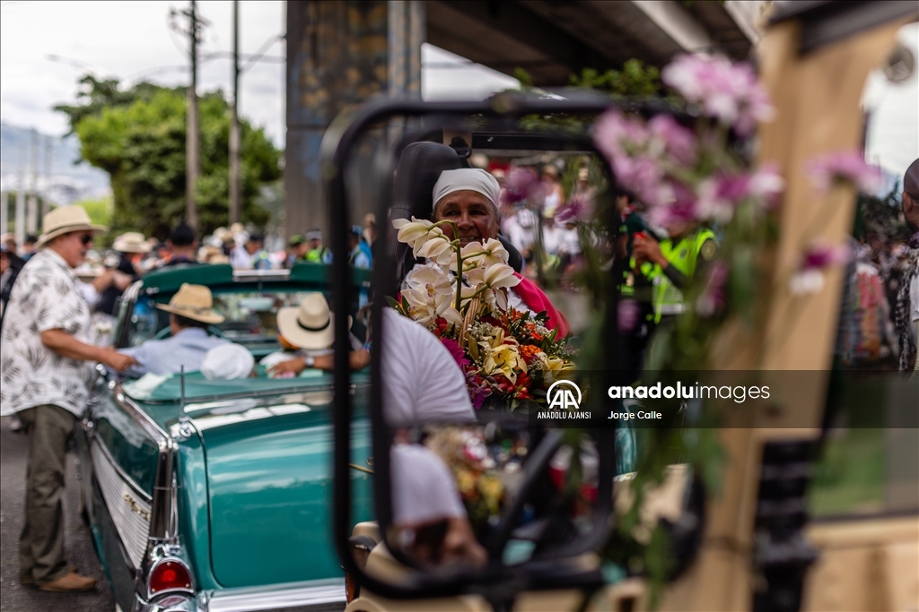 Kolombiya'daki Medellin Çiçek Festivali