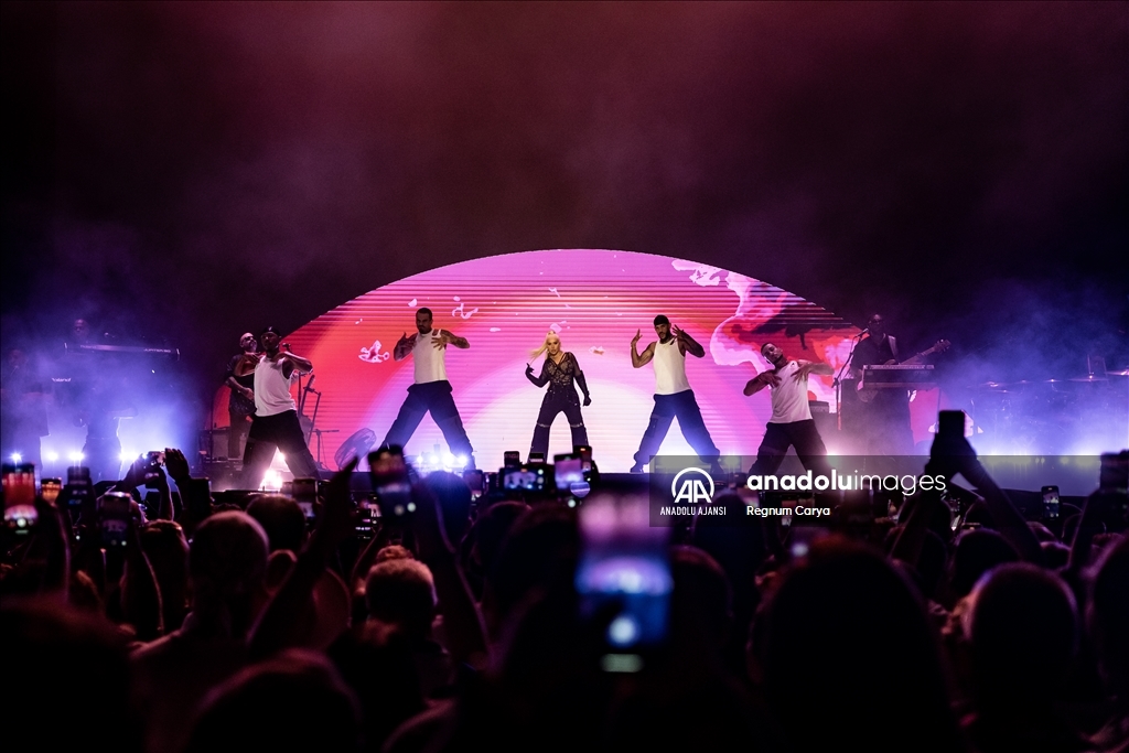 Grammy Ödüllü ABD'li şarkıcı Christina Aguilera Antalya'da konser verdi
