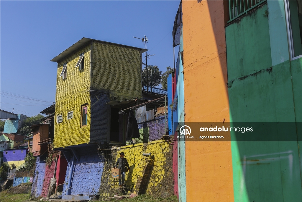 Endonezya'nın Malang kentindeki rengarenk evler