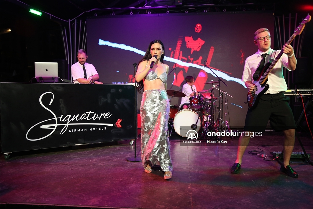 Famous Russian singer Seryabkina in Antalya