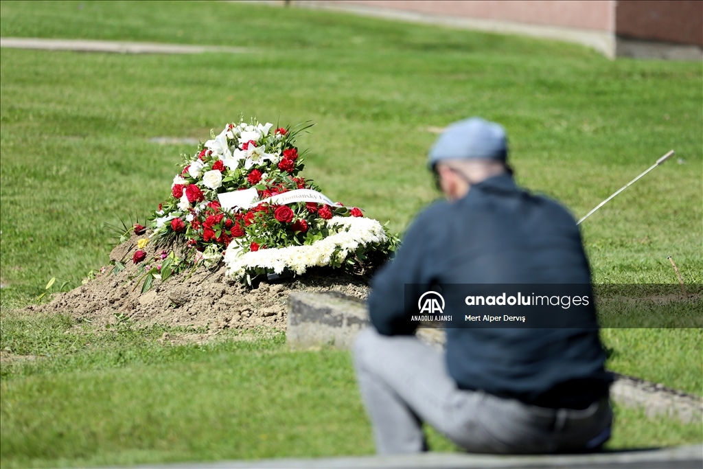 82 yaşında vefat eden Erkin Koray, Toronto'daki mezarı başında anıldı