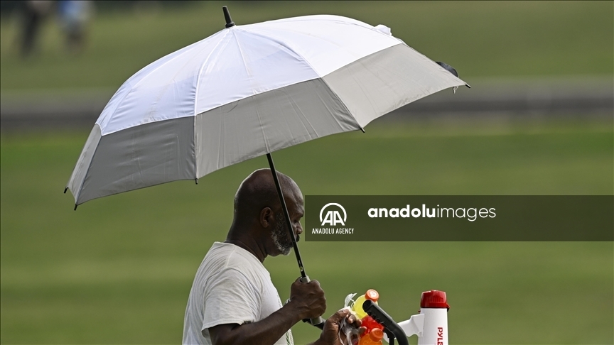 More than half of US under heat, flood advisories 8