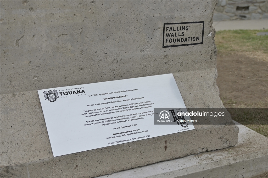 Berlin Duvarı'nın parçası Meksika sınır kenti Tijuana'ya bağışlandı