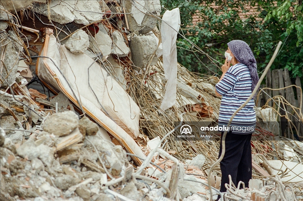 AA Arşivi'nden ilk kez yayınlanan fotoğraflarla 17 Ağustos Marmara Depremi
