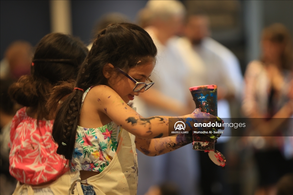 Irak'ta yağlı boya ile resim yapma etkinliği