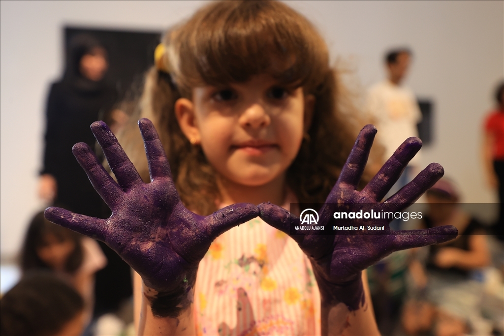 Irak'ta yağlı boya ile resim yapma etkinliği