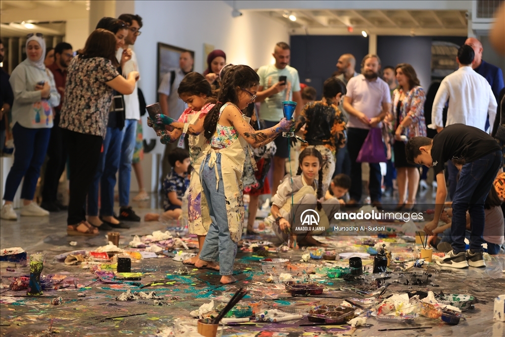Irak'ta yağlı boya ile resim yapma etkinliği