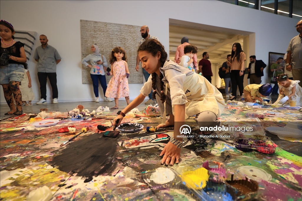 Irak'ta yağlı boya ile resim yapma etkinliği