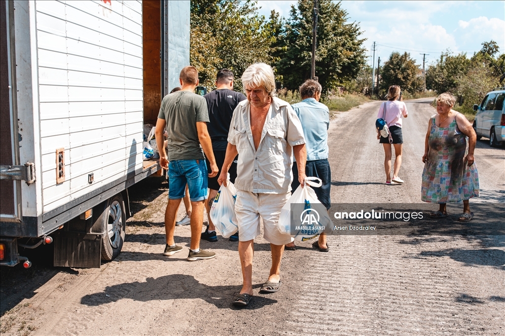 Ukrayna'nın Donetsk bölgesindeki sivillere insanı yardım dağıtıldı