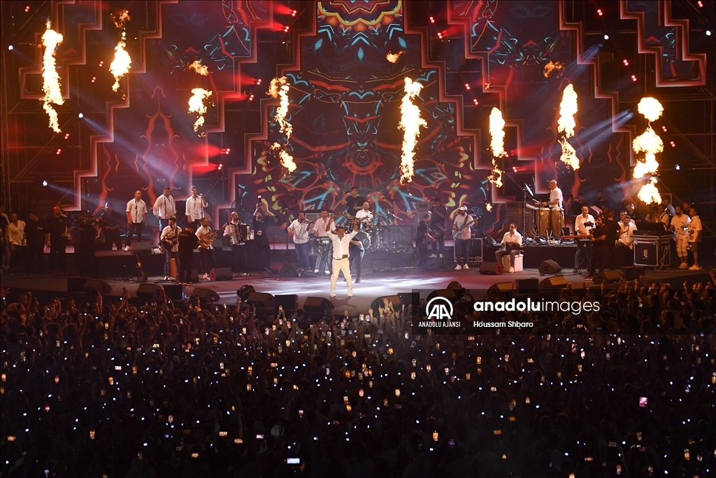 Mısırlı ünlü şarkıcı Amr Diab, 12 yıl aradan sonra Beyrut'ta konser verdi