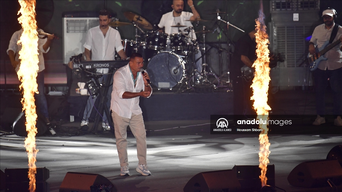 Mısırlı ünlü şarkıcı Amr Diab, 12 yıl aradan sonra Beyrut'ta konser verdi