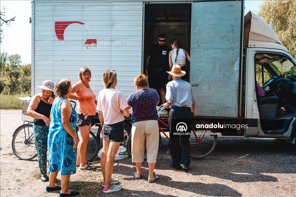 Ukrayna'nın Donetsk bölgesindeki sivillere insanı yardım dağıtıldı