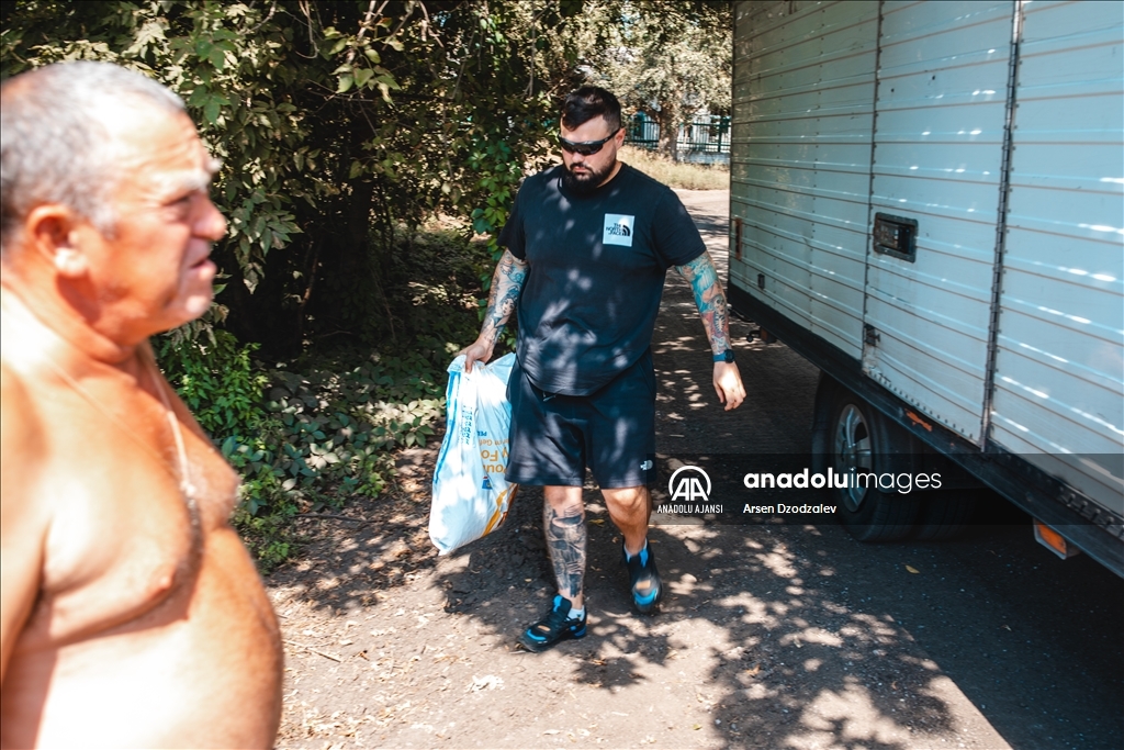 Ukrayna'nın Donetsk bölgesindeki sivillere insanı yardım dağıtıldı