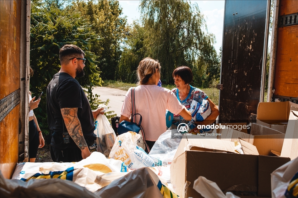 Ukrayna'nın Donetsk bölgesindeki sivillere insanı yardım dağıtıldı