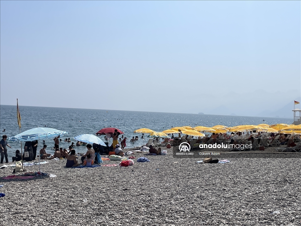 Antalya'da yüksek nem bunalttı