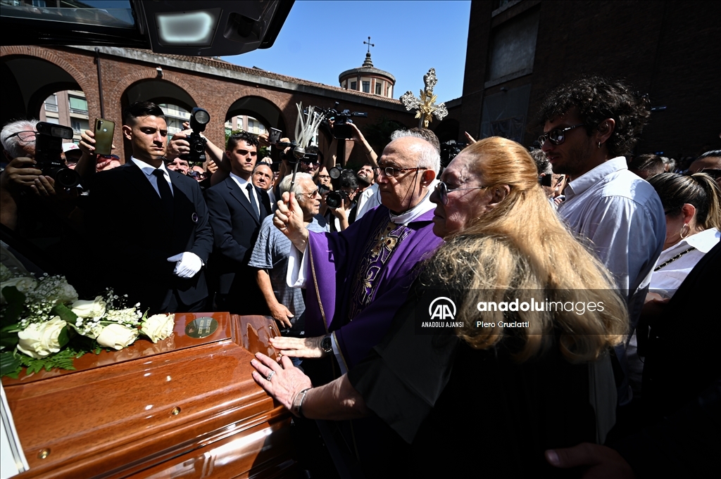 Ünlü "L'Italiano" şarkısının yorumcusu İtalyan müzisyen Cutugno hayatını kaybetti