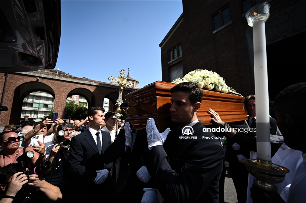 Ünlü "L'Italiano" şarkısının yorumcusu İtalyan müzisyen Cutugno hayatını kaybetti