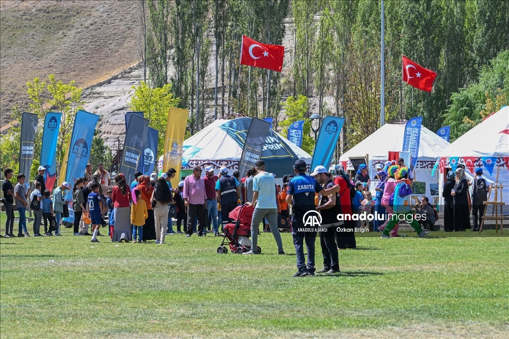 Ahlat'ta Malazgirt Zaferi'nin 952. yıl dönümü etkinlikleri başladı