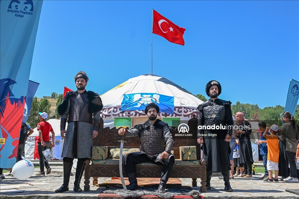 Ahlat'ta Malazgirt Zaferi'nin 952. yıl dönümü etkinlikleri başladı