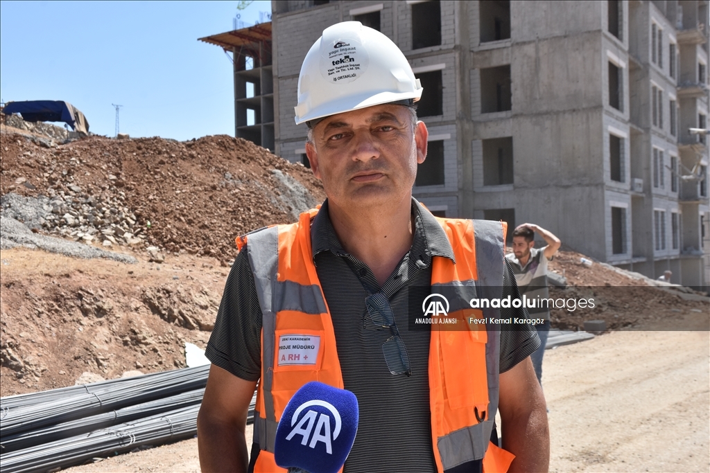 Nurdağı'nda 26 bloktan oluşan kalıcı konut projesinde kaba inşaatın yüzde 70'i tamamlandı
